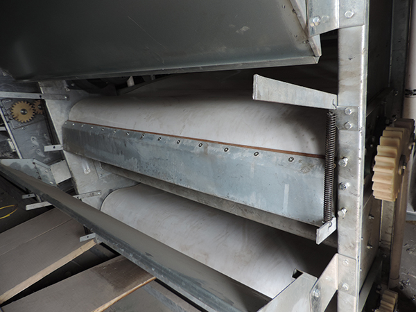 層疊式肉雞設(shè)備